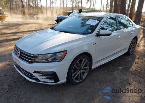 2017 Volkswagen Passat 1.8T R-Line z USA, uszkodzony, nr VIN 1VWDT7A38HC019350